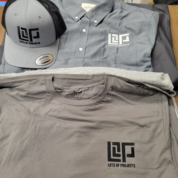 Hat, button-up and tee as one set